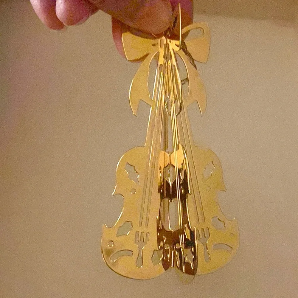 Vintage Danbury Mint Violin Christmas Ornament